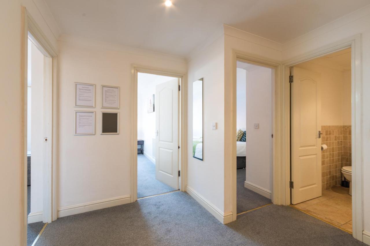 Old Town Central Apartments Суиндън Екстериор снимка
