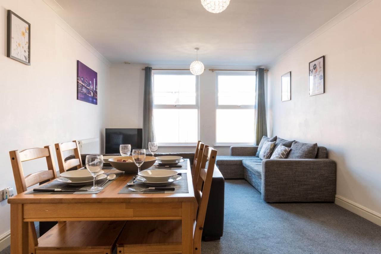Old Town Central Apartments Суиндън Екстериор снимка